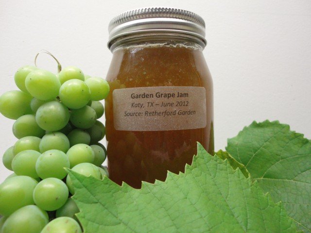 Garden Grape Jam in Mason Jar